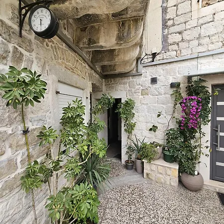 Luxury Lifestyle Affittacamere 3*